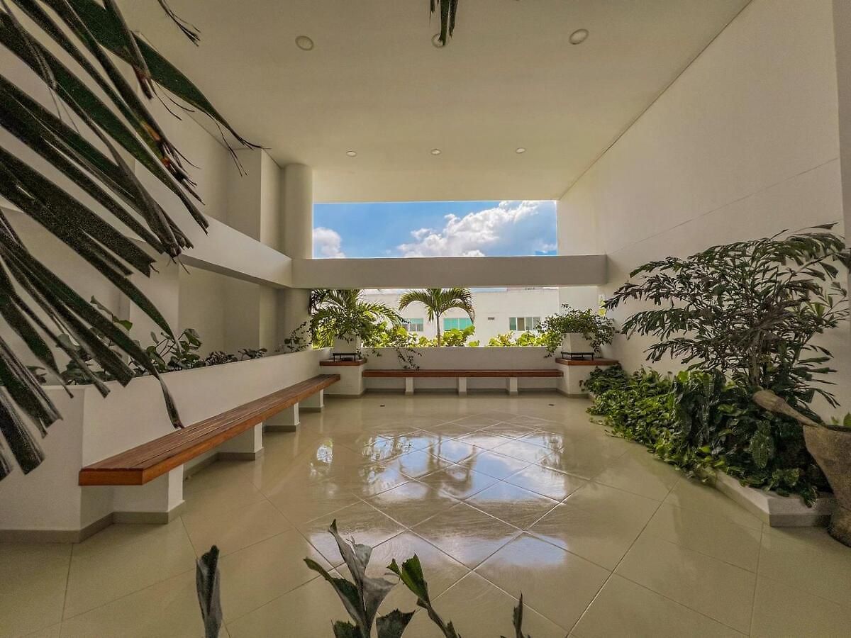 Near Downtown And The In Marbella *