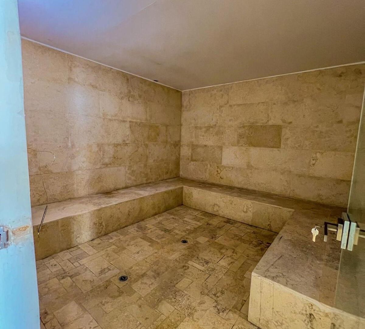 Near Downtown And The In Marbella Cartagena