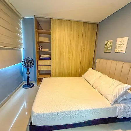 Near Downtown And The In Marbella Apartamento