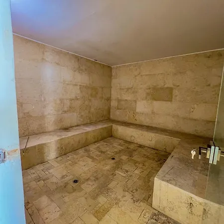 Near Downtown And The In Marbella Cartagena
