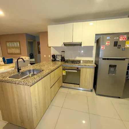 Near Downtown And The In Marbella Apartamento *